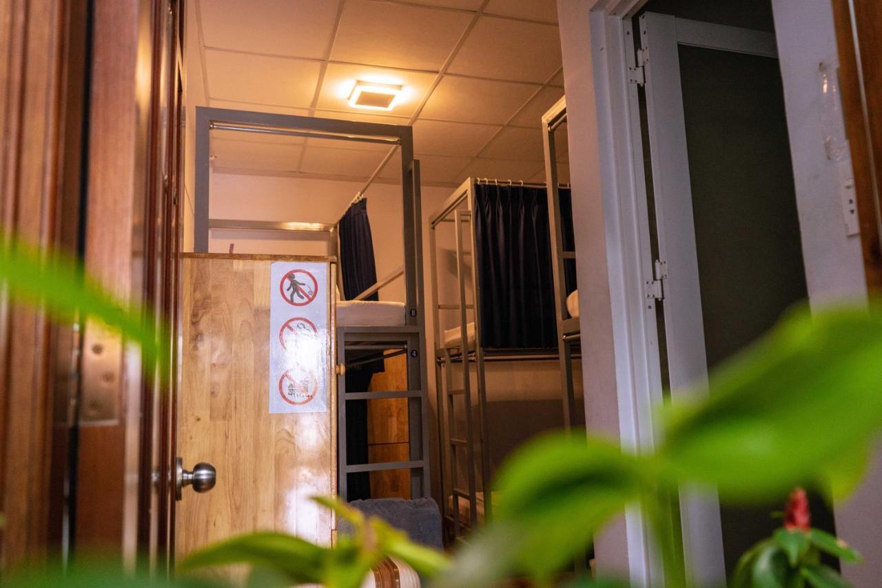 The Crib Vietnam Hostel Ho Chi Minh City Exterior photo